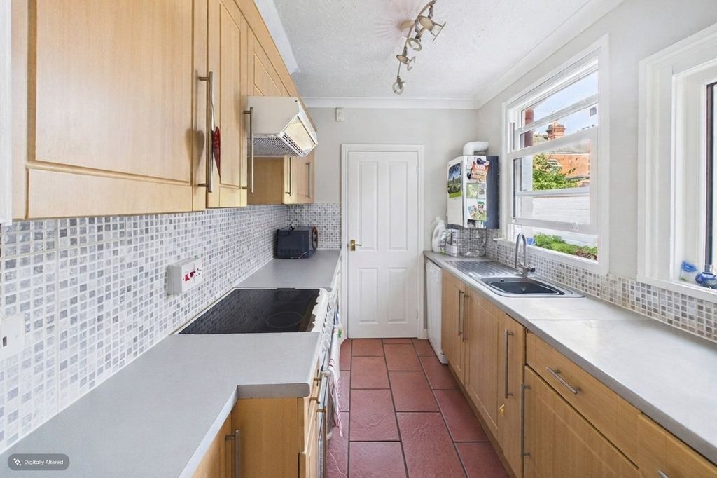 Property photo 3 of 8 Picture No. 05