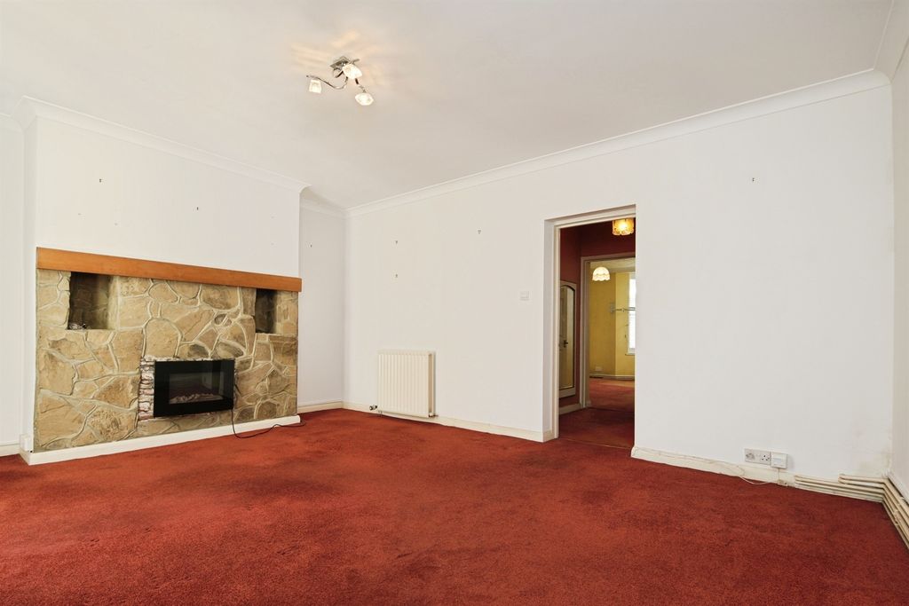Property photo 3 of 21