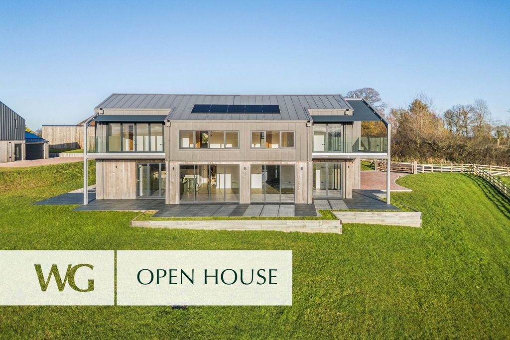 Property photo 1 of 12 External