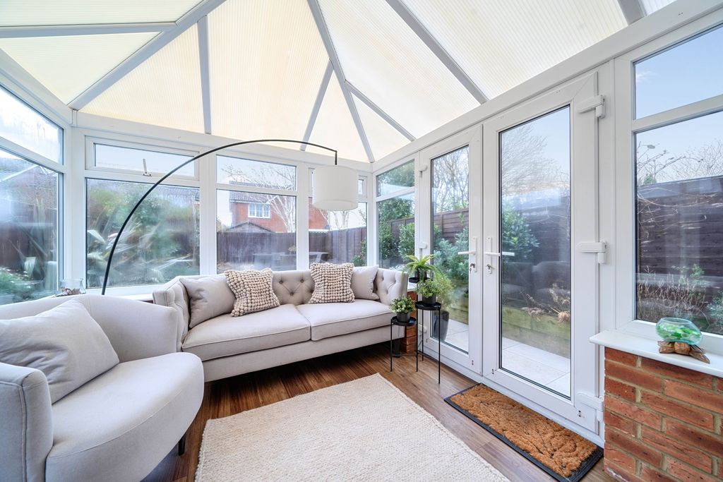 Property photo 3 of 16 Conservatory