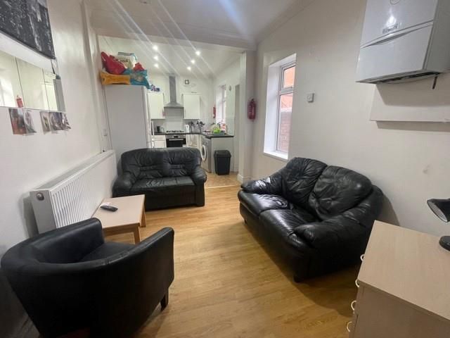 Property photo 2 of 10 Living Room