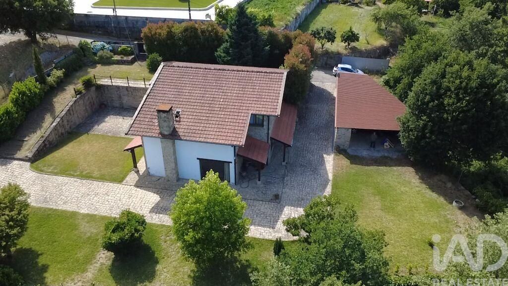 Property photo 2 of 40