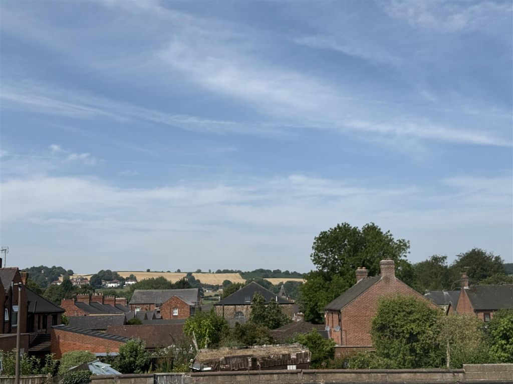 Property photo 3 of 15 Field Lane 15.Jpg