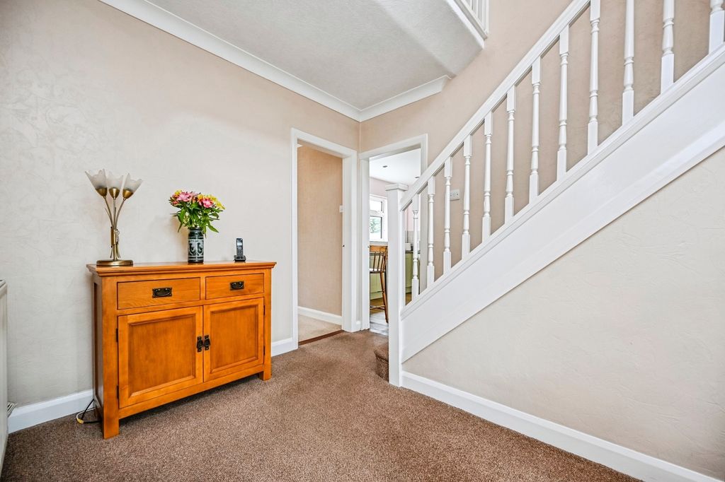 Property photo 2 of 17 Photo