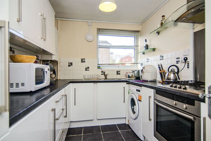 Property photo 3 of 11 Photo 8