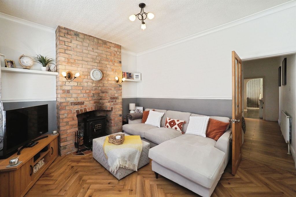 Property photo 3 of 17