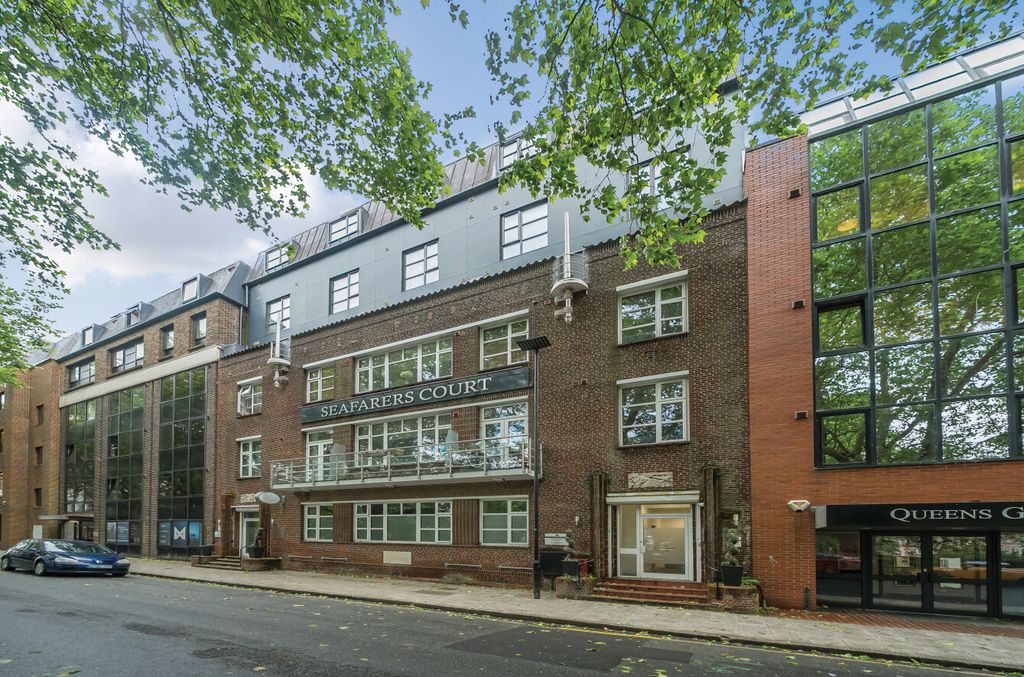 Property photo 1 of 9 1296240-1-6835E38...