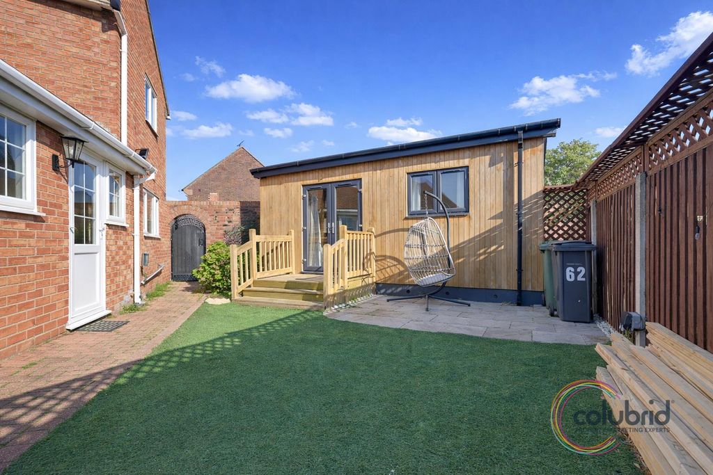 Property photo 2 of 20