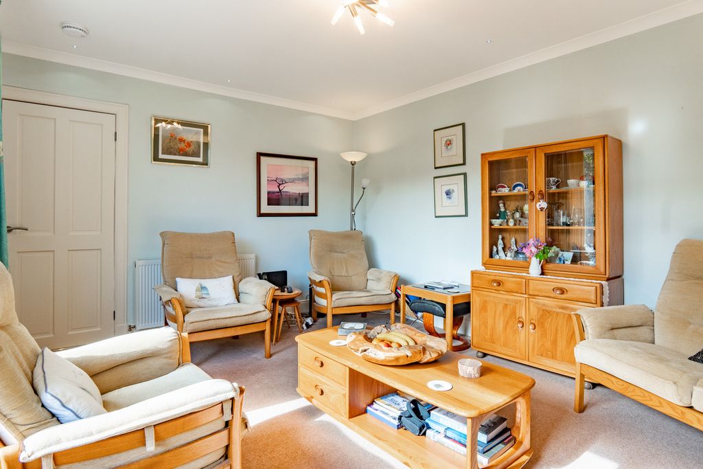 Property photo 3 of 37