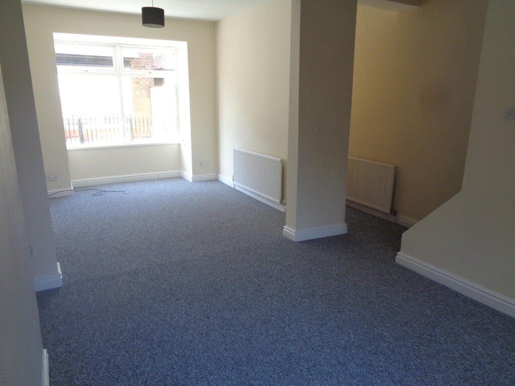 Property photo 2 of 9 Sitting/Dining Room
