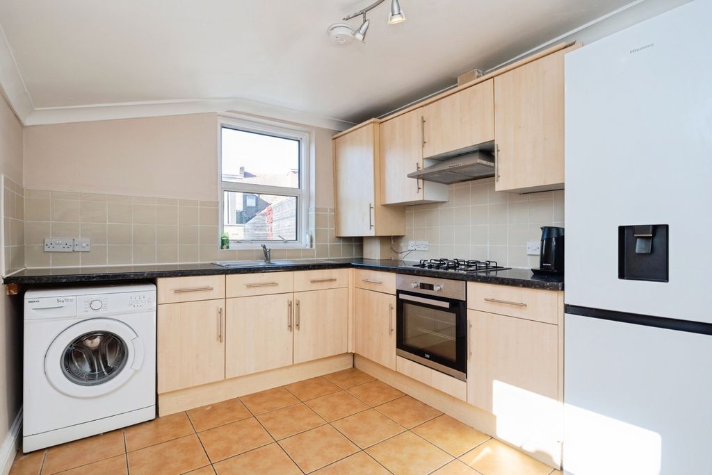 Property photo 2 of 15 Pbox-Img.Jpg