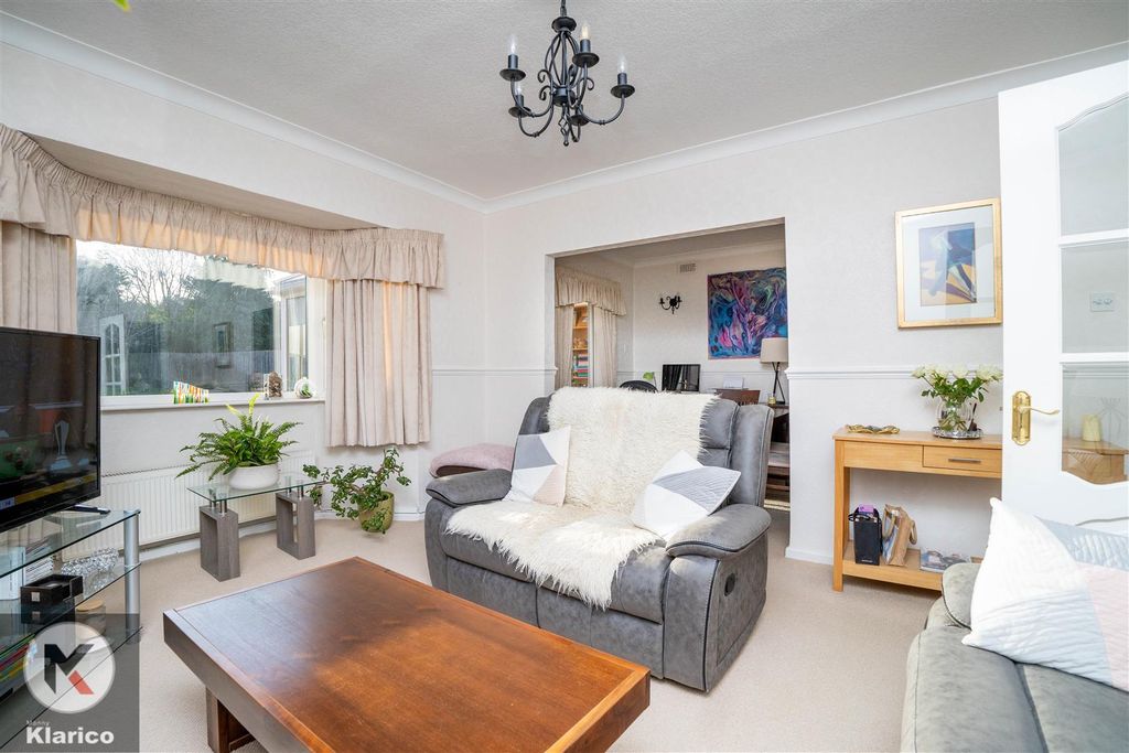 Property photo 2 of 17 Photo-6.Jpg
