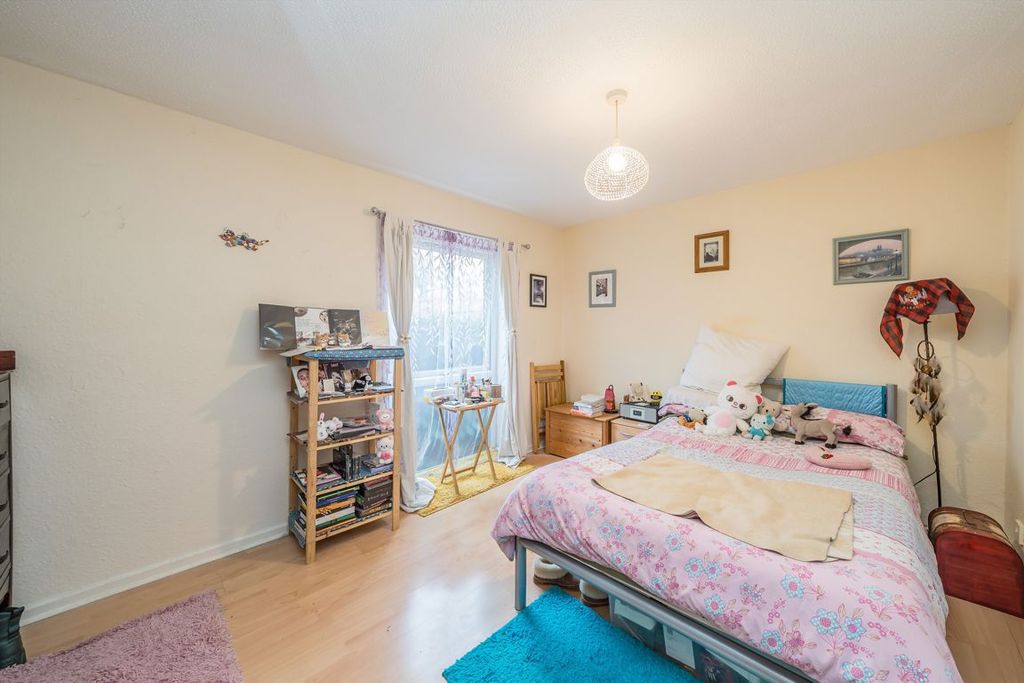 Property photo 3 of 4