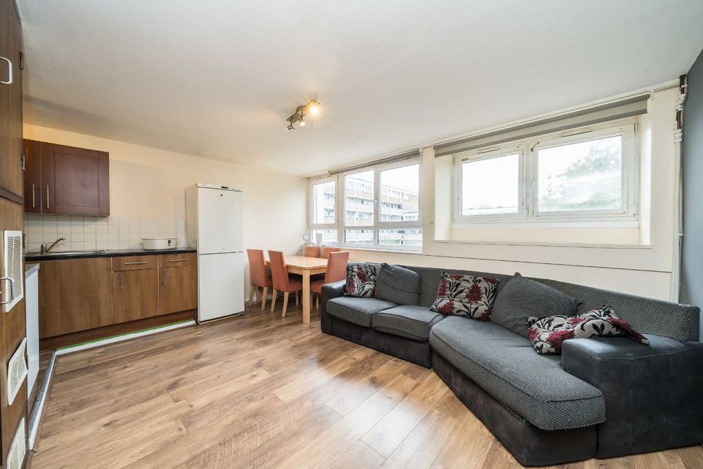 Property photo 2 of 6
