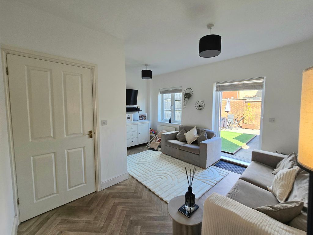 Property photo 2 of 23