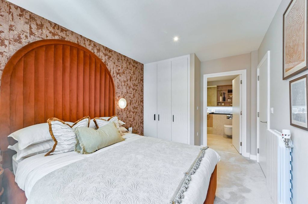 Property photo 3 of 18