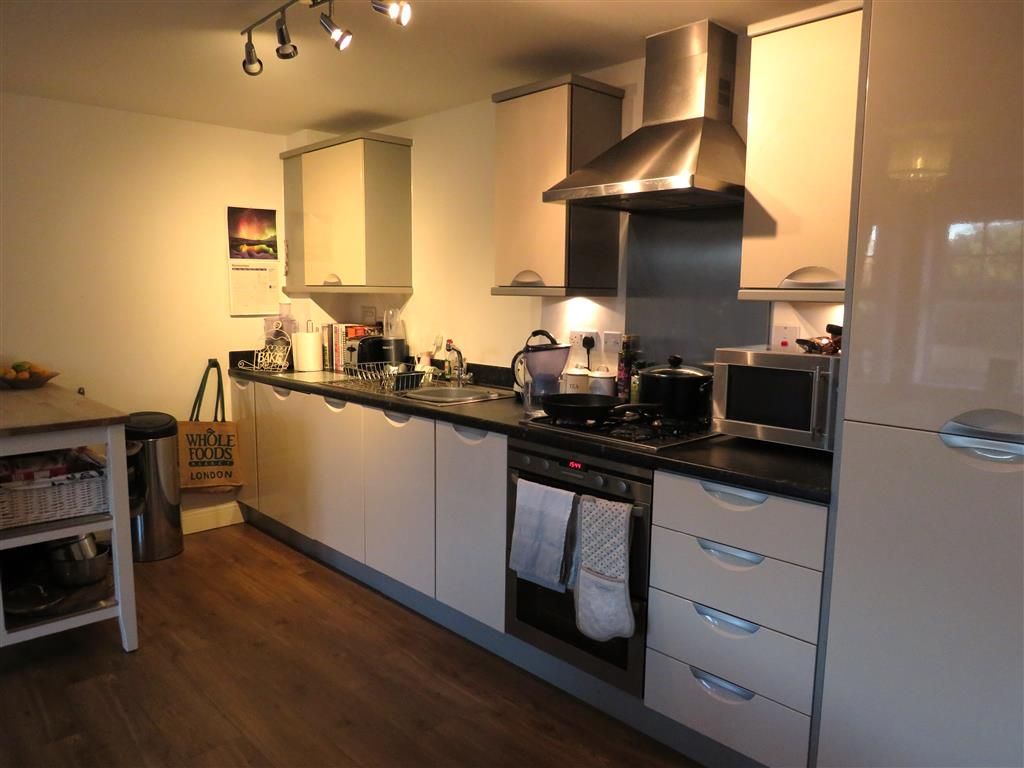 Property photo 3 of 7 Kitchen