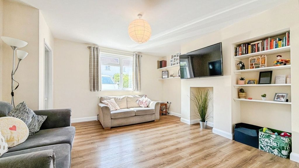 Property photo 3 of 17 Pbox-Img.Jpg