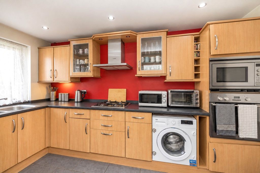 Property photo 2 of 10 Picture No. 27