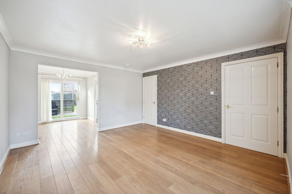 Property photo 2 of 9 2