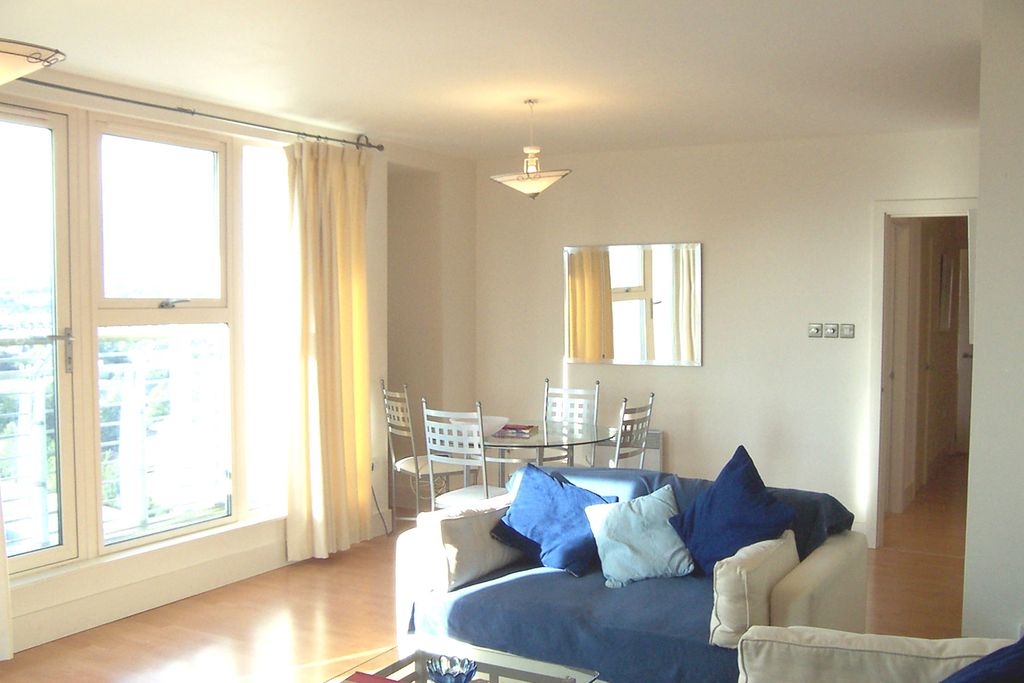 Property photo 2 of 8