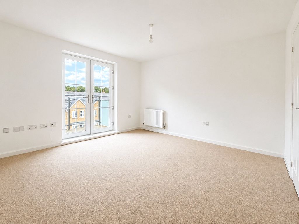 Property photo 3 of 8 Picture No. 33