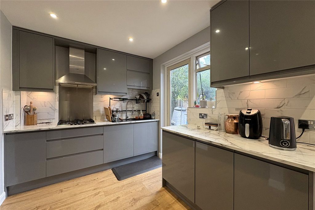 Property photo 2 of 12 Picture No. 09