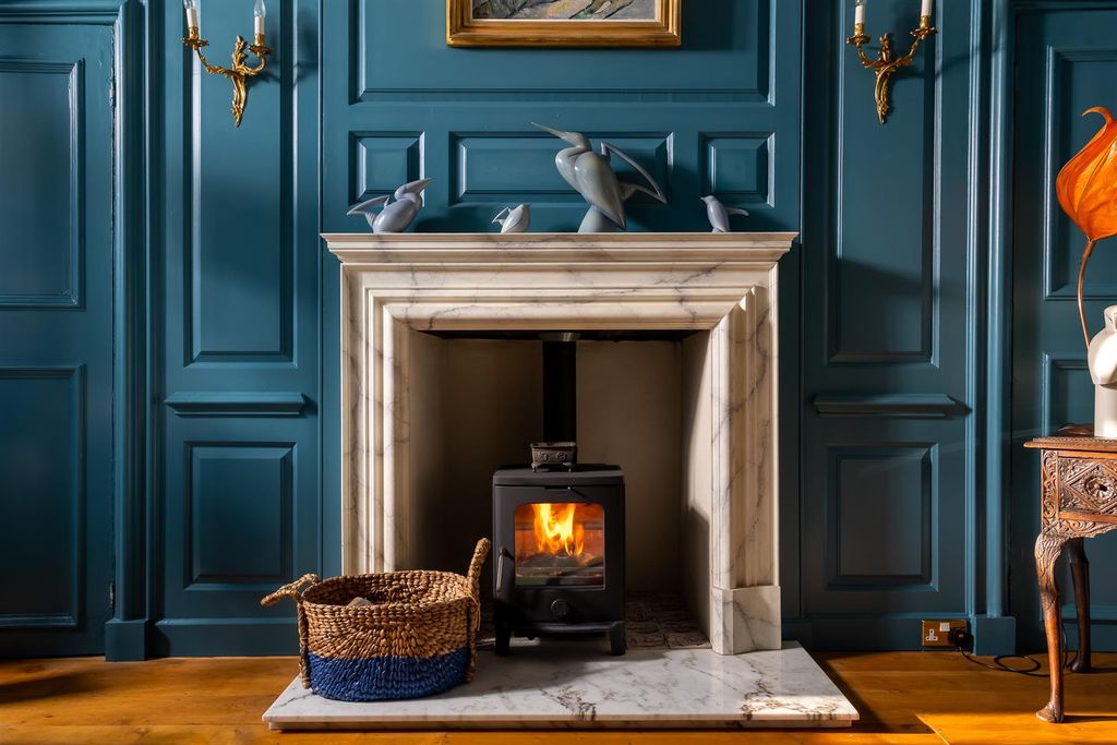 Property photo 3 of 35 3 - Elm Tree House - Sn6 8Aa - Web.Jpg
