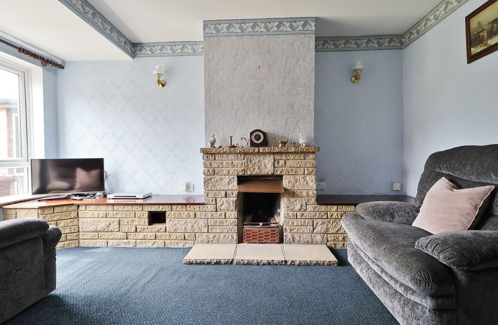 Property photo 2 of 36