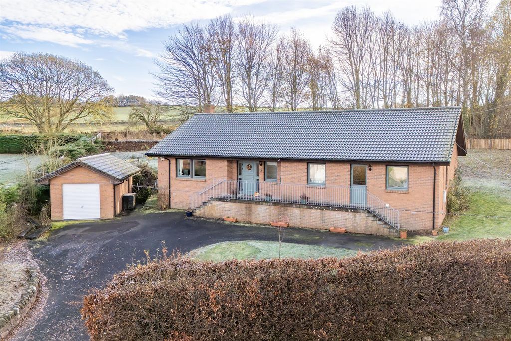 Property photo 3 of 25 Strawberry_Bank_Sprouston-03.Jpg