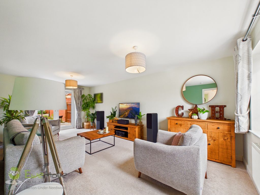 Property photo 2 of 20 Loumge B