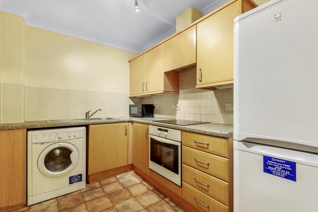 Property photo 3 of 11 Kitchen