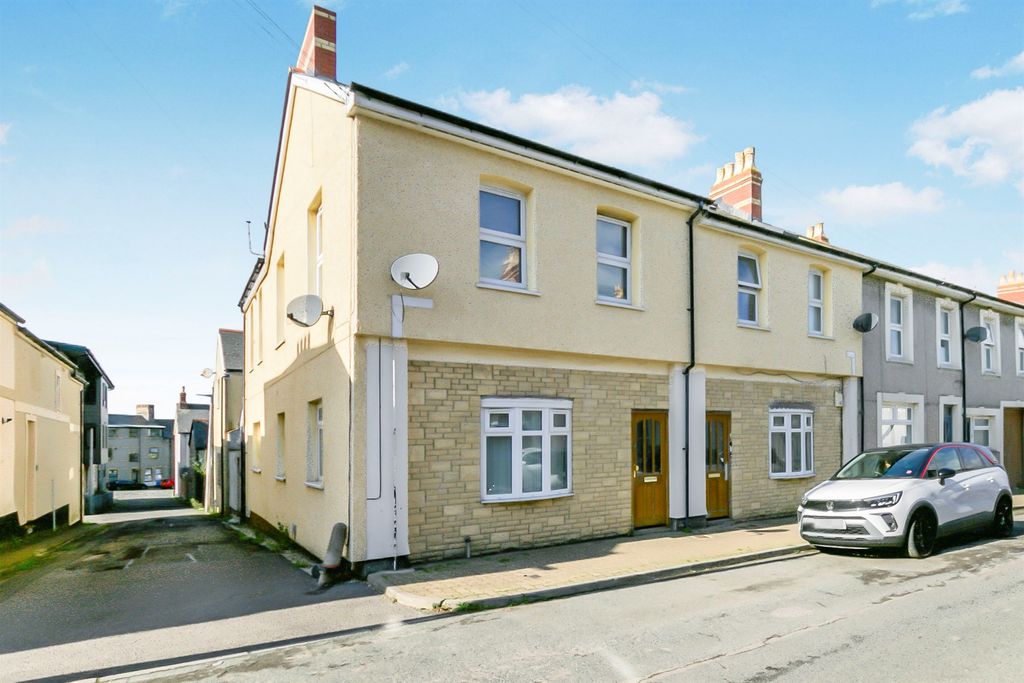 Property photo 1 of 10