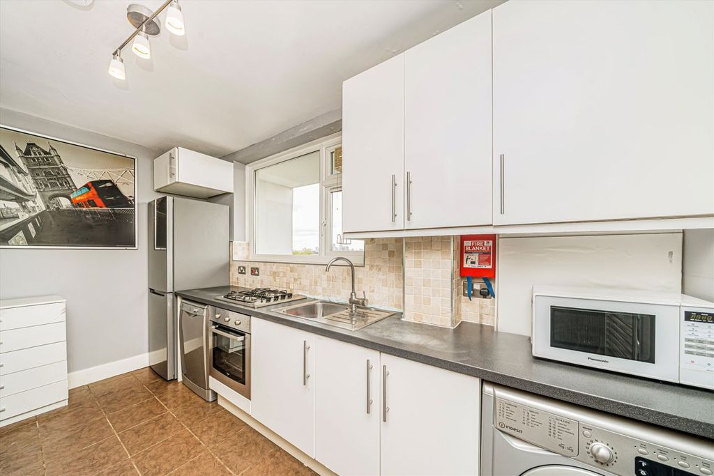 Property photo 3 of 5