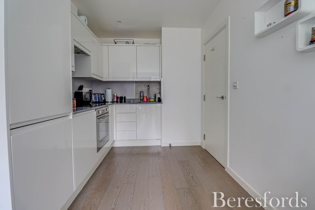 Property photo 3 of 10 Picture No. 12