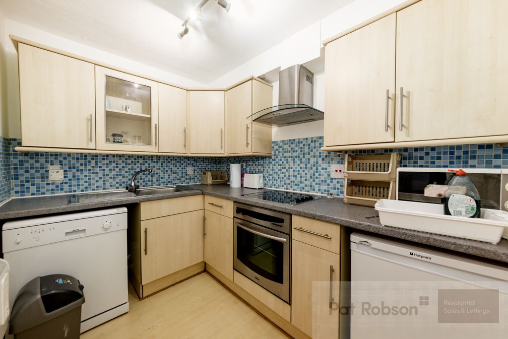 Property photo 3 of 7 17 The Open454.Jpg