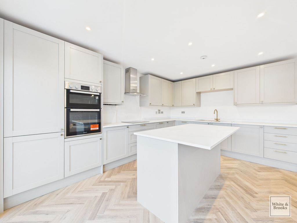 Property photo 2 of 17 Kitchen/Dining Room