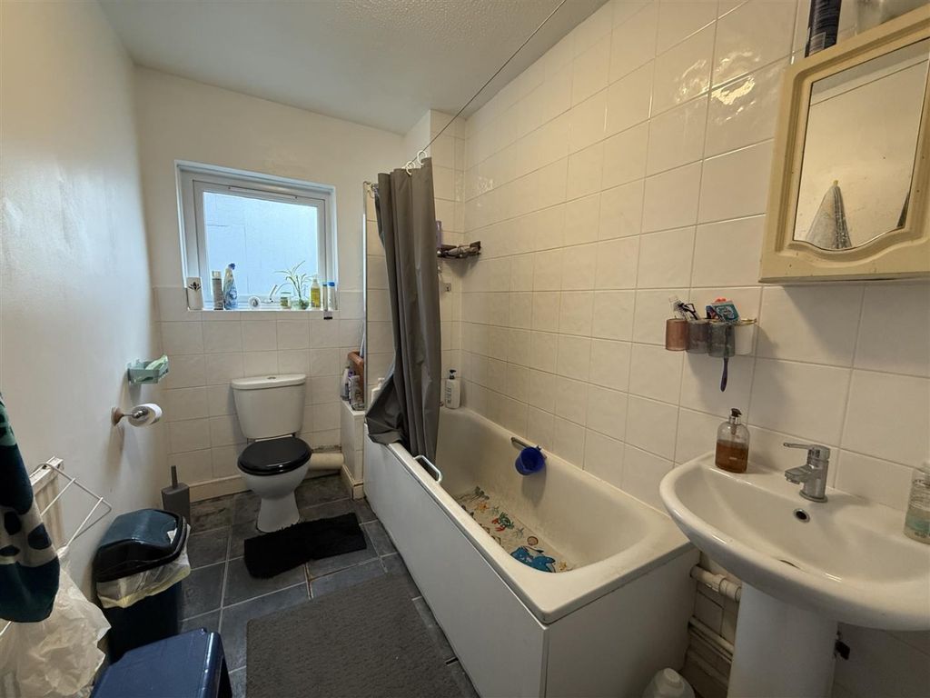 Property photo 3 of 5 4532992