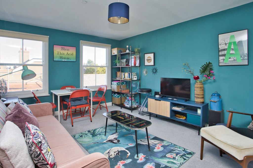 Property photo 2 of 14 Picture No. 11