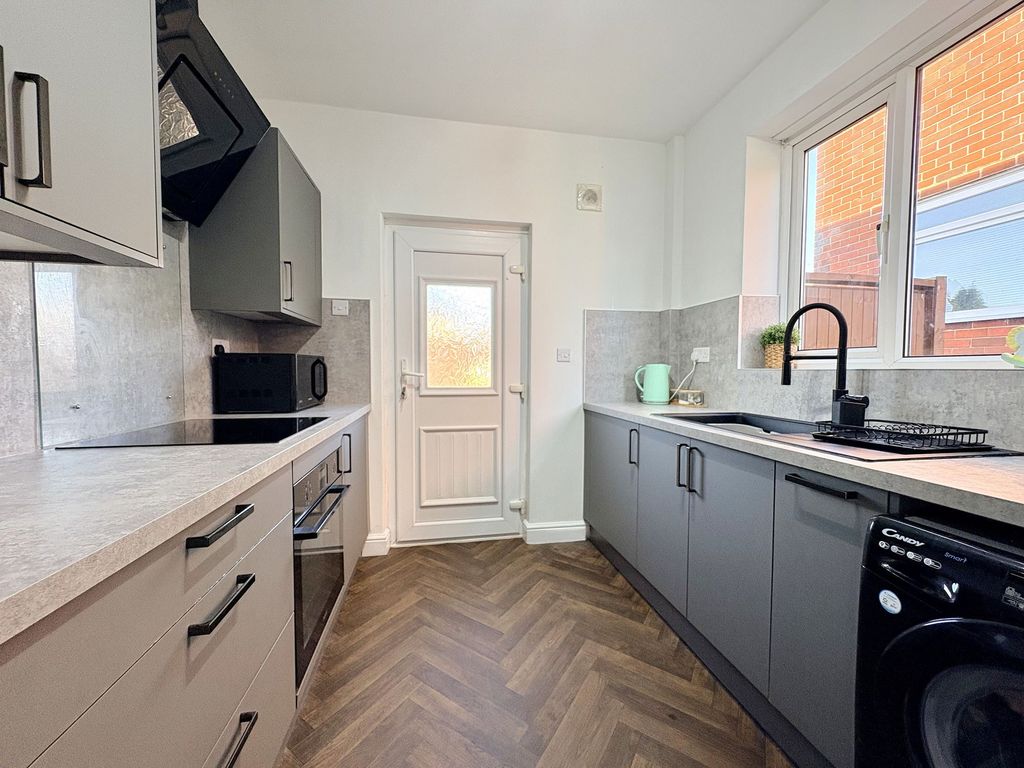 Property photo 2 of 26