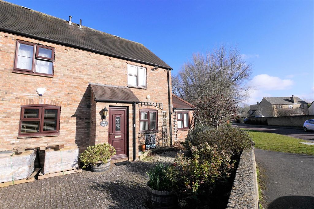 Property photo 1 of 9