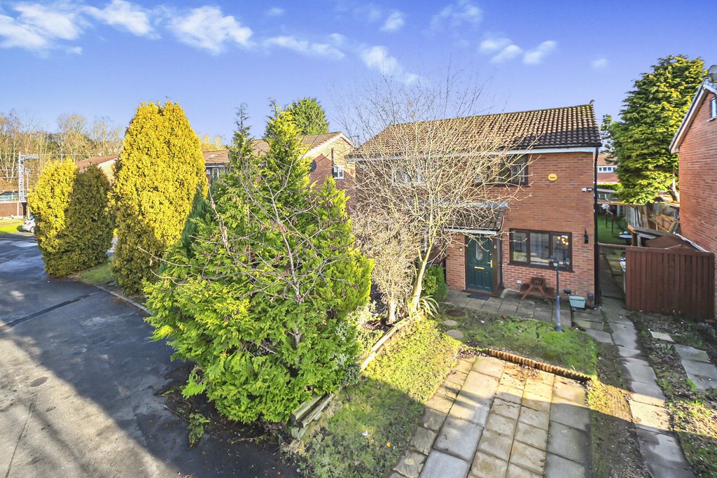 Property photo 3 of 27 Front (Exterior)