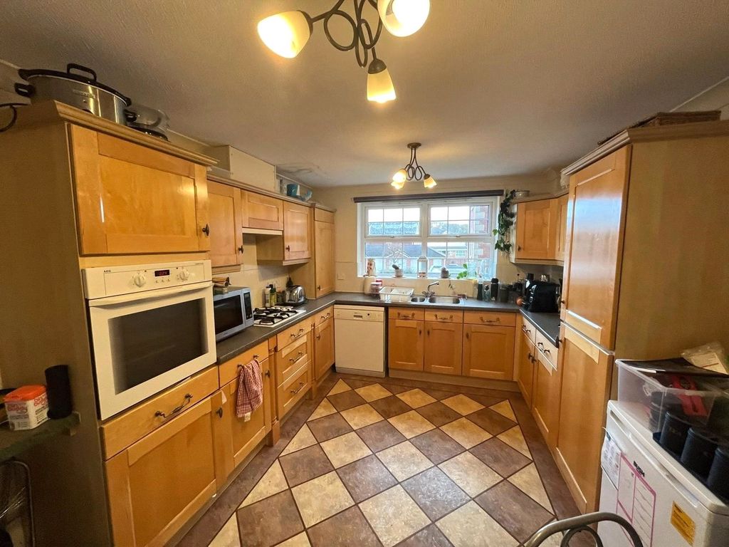 Property photo 2 of 11 Picture No. 10