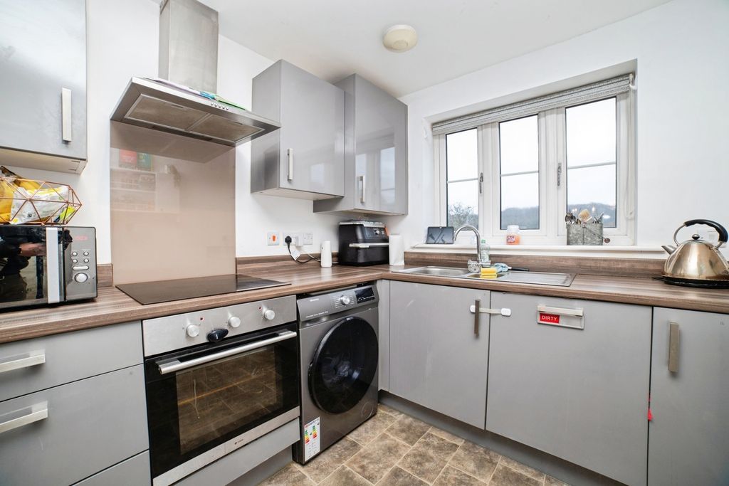 Property photo 3 of 18 Pbox-Img.Jpg