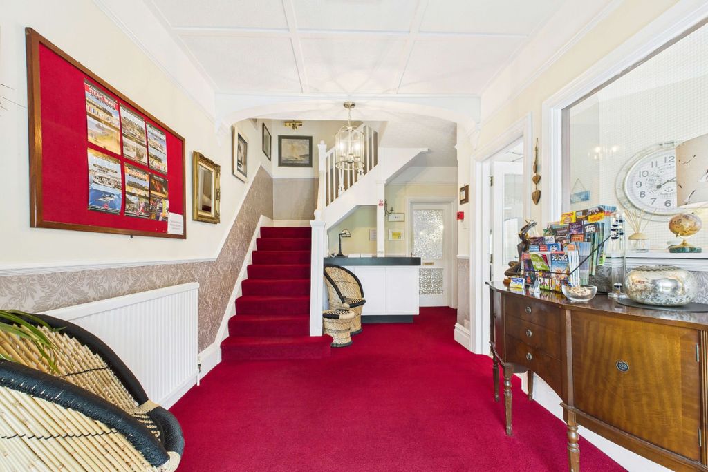 Property photo 3 of 35