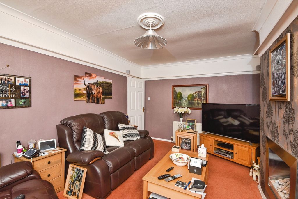 Property photo 3 of 15