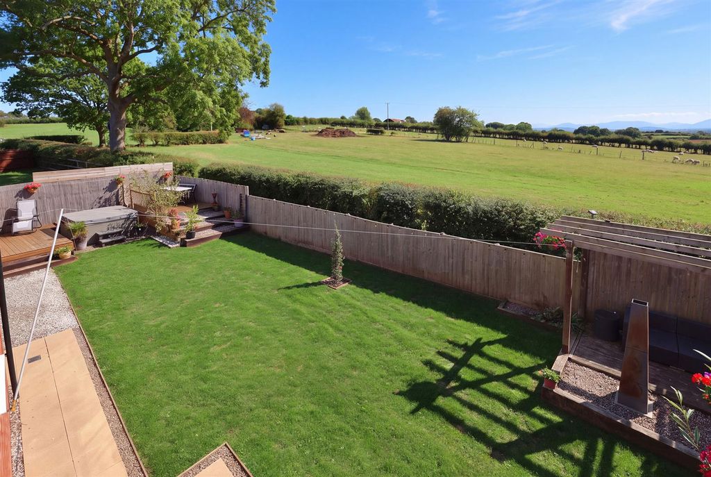 Property photo 2 of 42