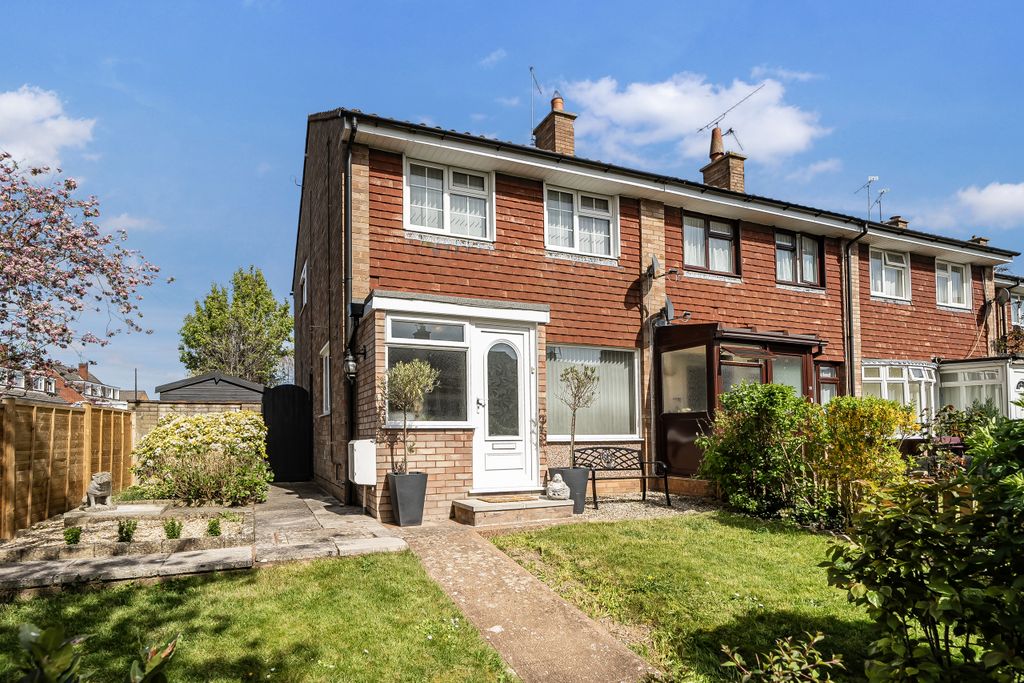 Property photo 1 of 23 .