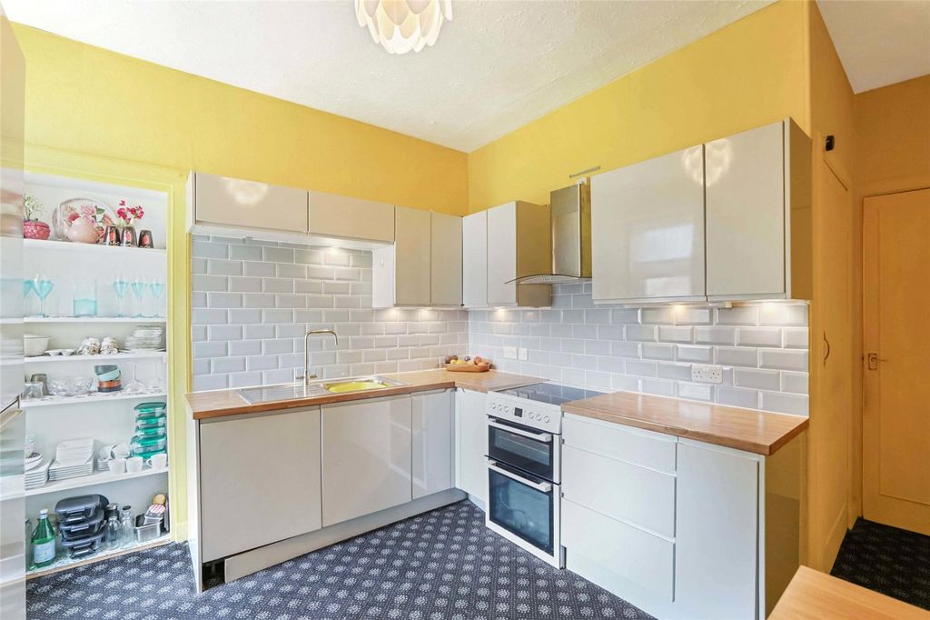 Property photo 3 of 15 Dining Kitchen