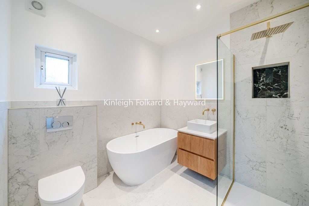 Property photo 3 of 16 Picture No. 09
